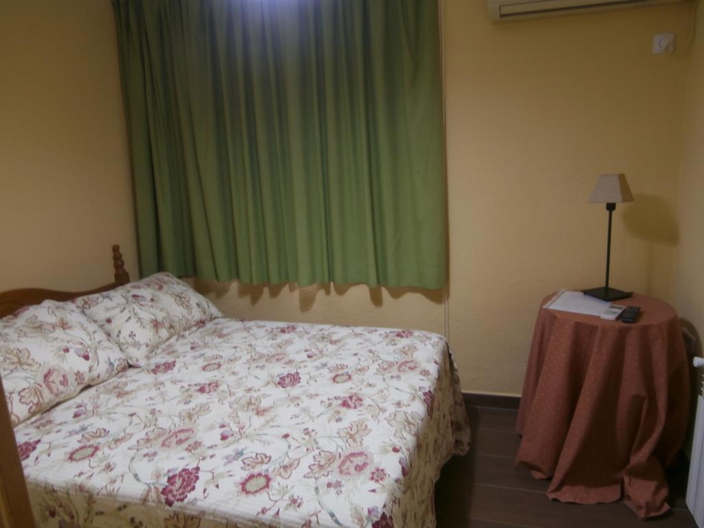 Hostal Puerta Bonita Vista Alegre 마드리드 외부 사진