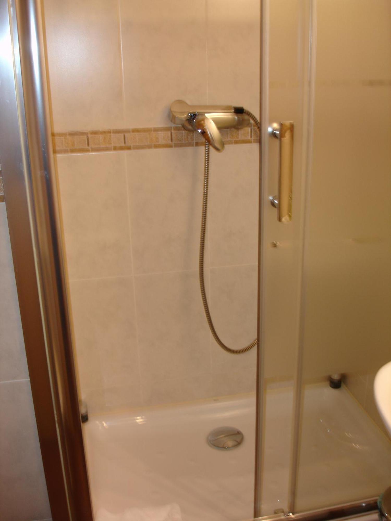 Hostal Puerta Bonita Vista Alegre 마드리드 외부 사진